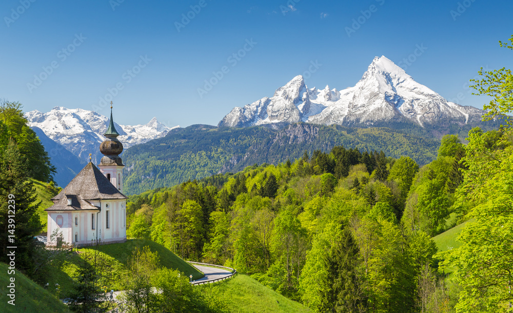 Fototapeta premium Church of Maria Gern in springtime, Berchtesgadener Land, Bavaria, Germany
