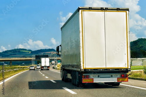 Foto Truck on road in canton Geneva Switzerland