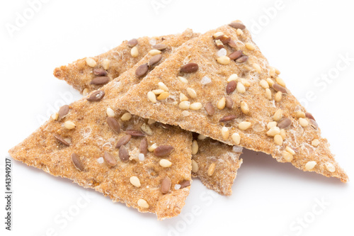 Toasted pita bread chips with herbal seasoning.