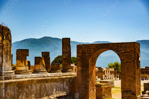Obraz na plátně The famous antique site of Pompeii, near Naples