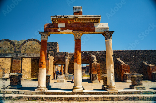 Tela The famous antique site of Pompeii, near Naples