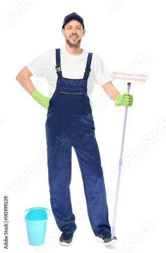Young window cleaner on whi...
