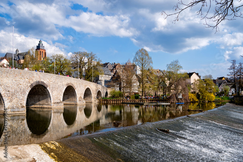 Tableau sur toile Blick auf die alte Lahnbrücke in Wetzlar, Hessen
