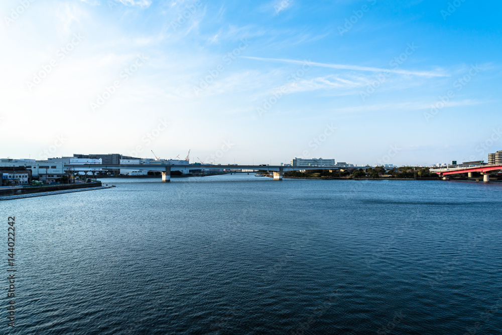 京浜運河と大田区の風景