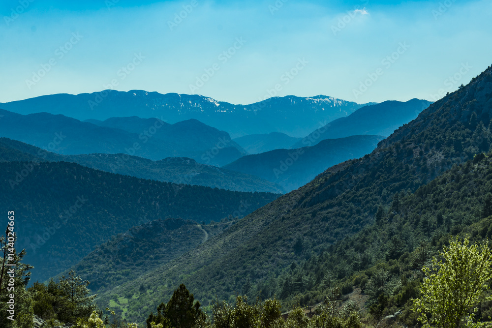 Naklejka premium sıradağlar silsilesi & muhteşem sıradağlar bölgesi