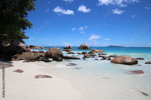 Fototapeta Naklejka Na Ścianę i Meble -  Anse Lazio Beach, Praslin Island, Seychelles, Indian Ocean, Africa / The beautiful white sandy beach is bordered by large red granite rocks. 