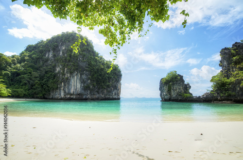 Beautiful tropical Island in Thailand with white sand and turquoise water © Lakedemon