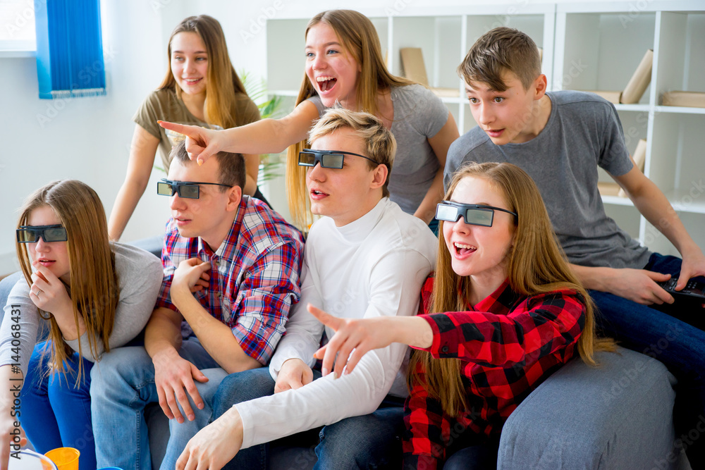 Obraz premium Friends in 3D glasses