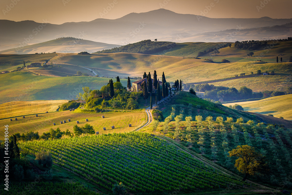 Fototapeta premium Tuscany, wiosna krajobraz