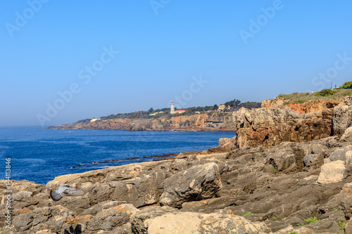 Vista da costa de Cascais em Portugal