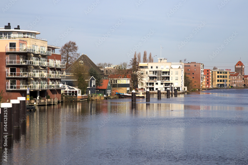 Zaandam, edifici sull'acqua