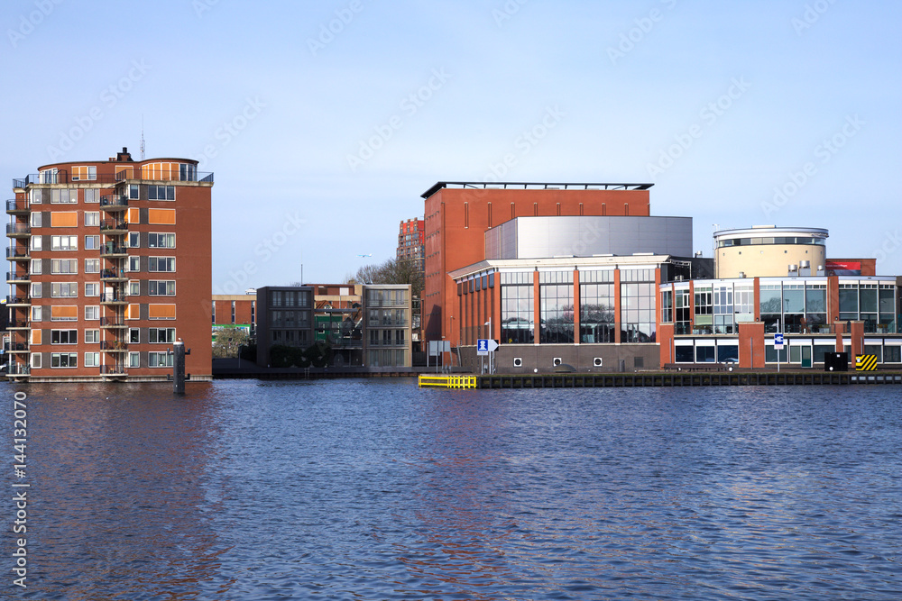 Fototapeta premium Zaandam, edifici sull'acqua