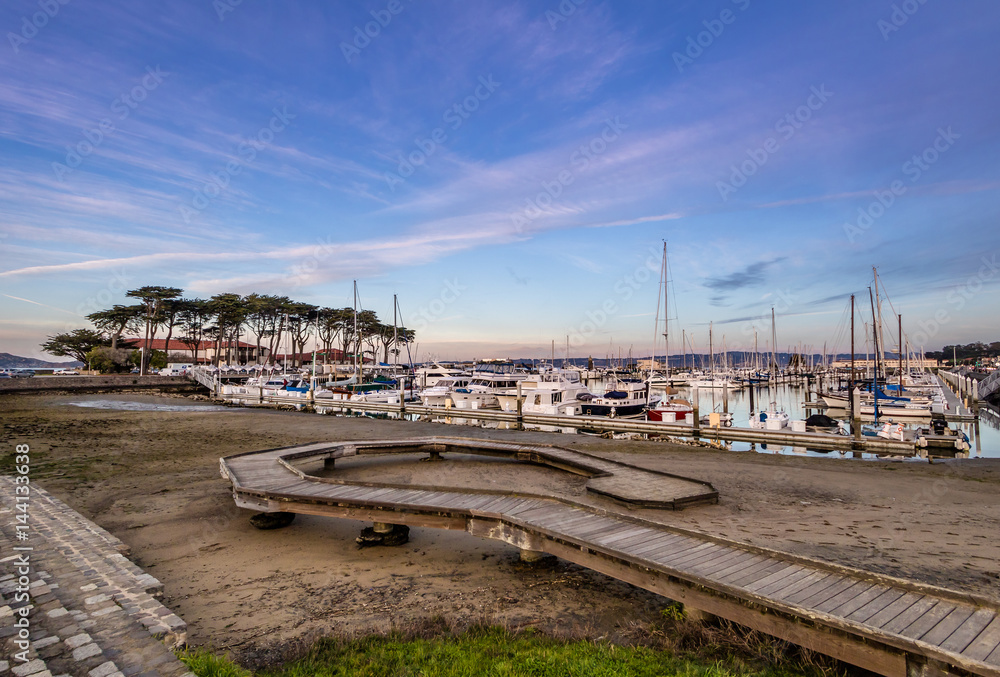 Fototapeta premium San Francisco Marina Yacht Harbor at Sunset - San Francisco, California, USA