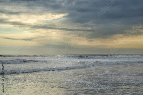 Stunning sunset above the ocean © Alice Nerr