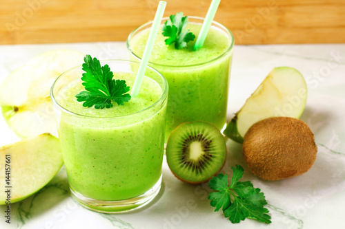 Blended green smoothie