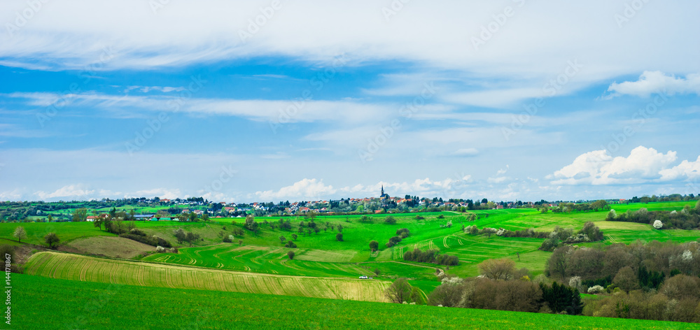 Panorama Deutschland Saarland Landschaft im Bliesgau mit 66440 Biesingen Blieskastel im Frühling