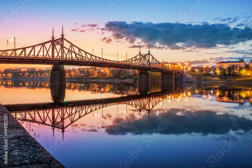 Мост через Волгу The bridge across the Volga © yulenochekk