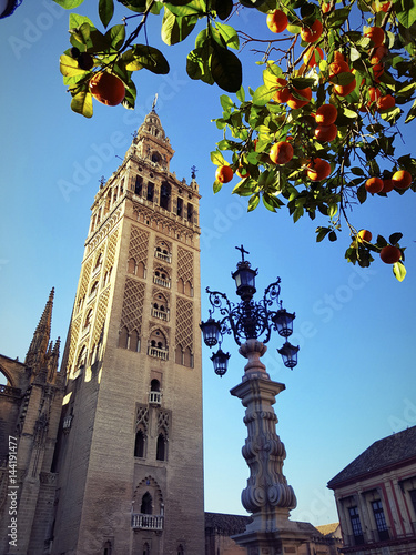 Tablou pe pânză Giralda de Sevilla al atardecer