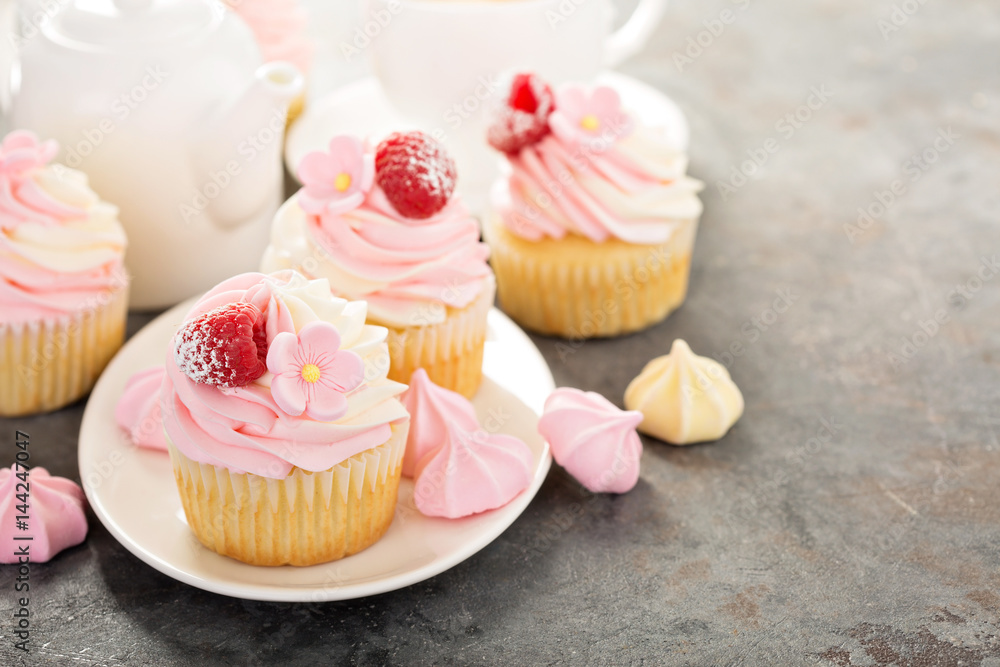 Pink vanilla and raspberry cupcakes Pink vanilla and raspberry cupcakes