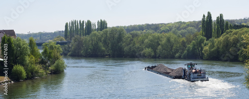 Une Péniche sur l'Oise