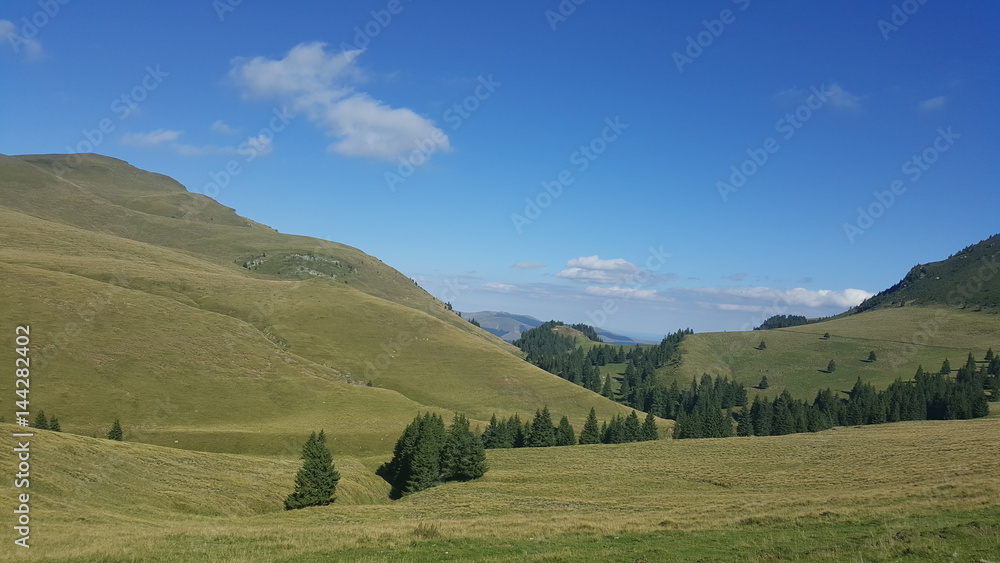 Obraz premium Summer day in the mountains