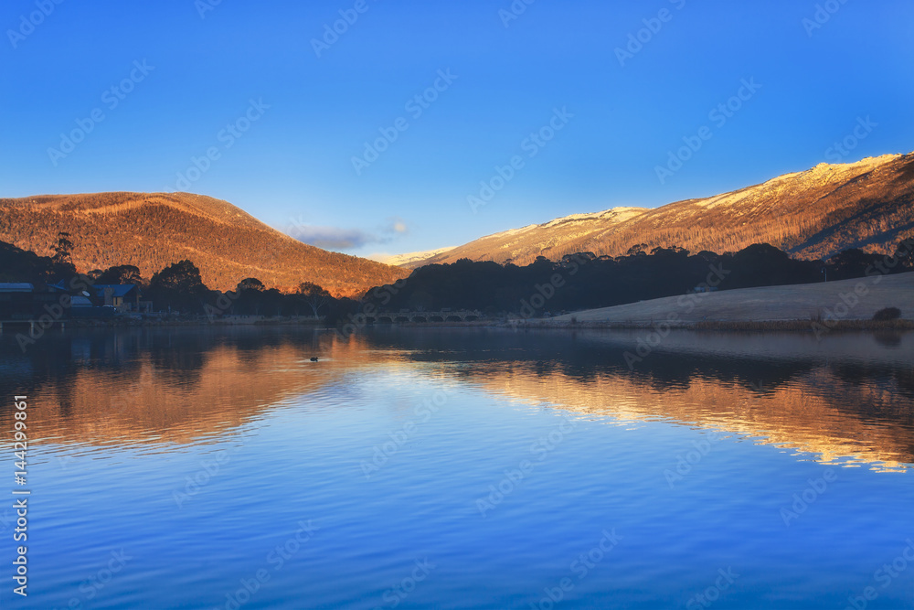 Obraz premium SM Crackenback Lake Reflect