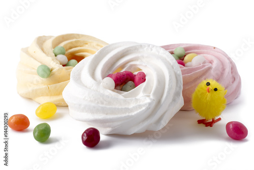 Fototapeta Naklejka Na Ścianę i Meble -  Easter meringue with jelly beans