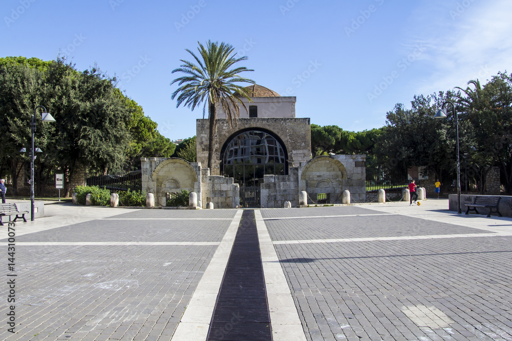 CAGLIARI: piazzale antistante la Chiesa di San Saturnino - Sardegna