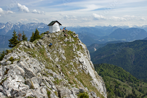 Brünnstein Gipfel mit Kapelle in den Bayerischen Alpen