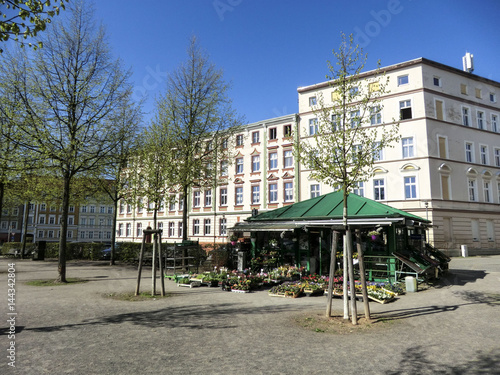 Leipziger Platz im Stadtteil Altberesinchen, der historischen Altstadt von Frankfurt an der Oder, im Frühling