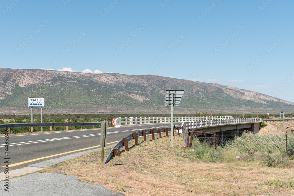 Bridge over the Grootrivier at the Beervlei dam Bridge over the Grootrivier at the Beervlei dam