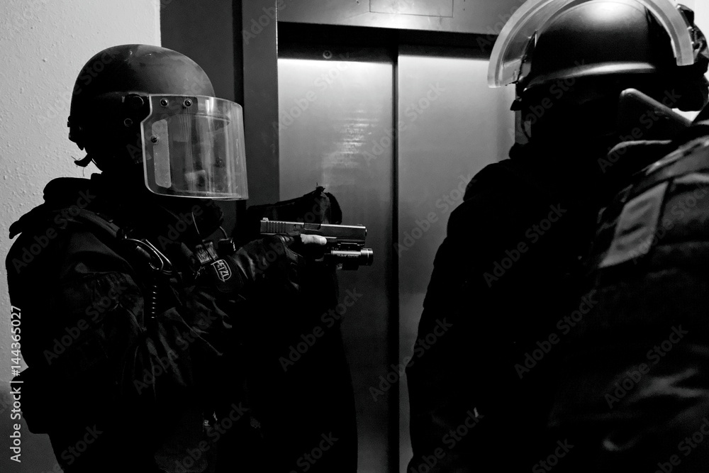 policiers StockFoto Adobe Stock