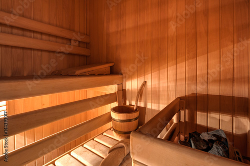 Cuadro en lienzo Gently lit sauna