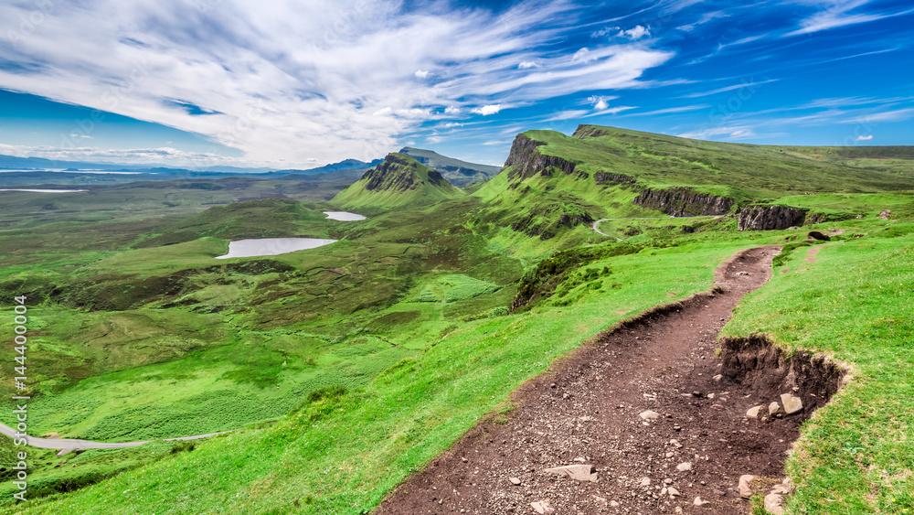 Fototapeta premium Breathtaking view from Quiraing in Isle of Skye, Scotland, UK
