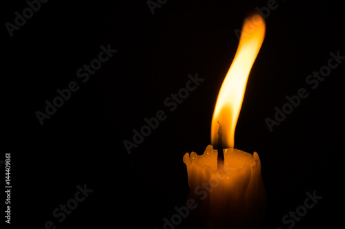 Fotografía The lighted candle.