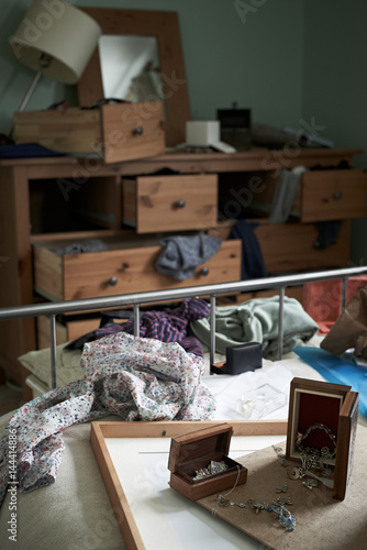 Konstfotografi Bedroom Ransacked During Burglary