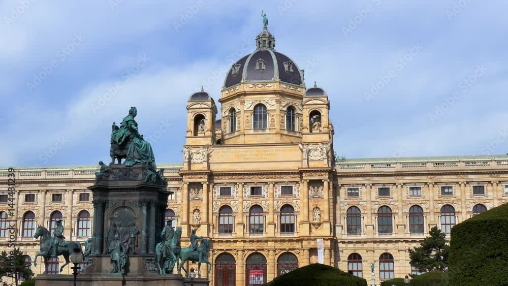 Natural History Museum and Maria-Theresia Monument, Vienna, Austria Natural History Museum and Maria-Theresia Monument, Vienna, Austria