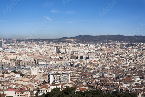 Fototapeta Naklejka Na Ścianę i Meble -  beautiful panoramic view of the city of Marseille harbor, France