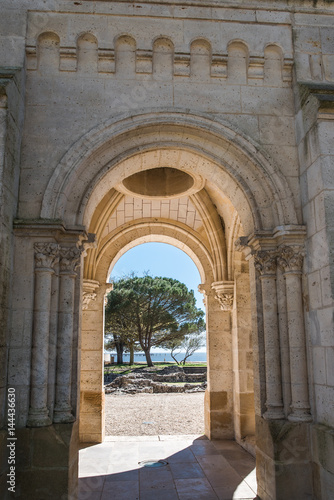 Arche de l'église Saint Eloi, Andernos, Bassin d'Arcachon