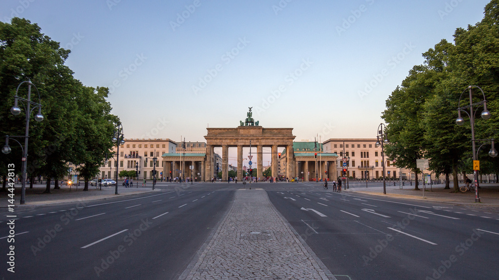 Fototapeta premium Brandenburger Gate in Berlin, Germany