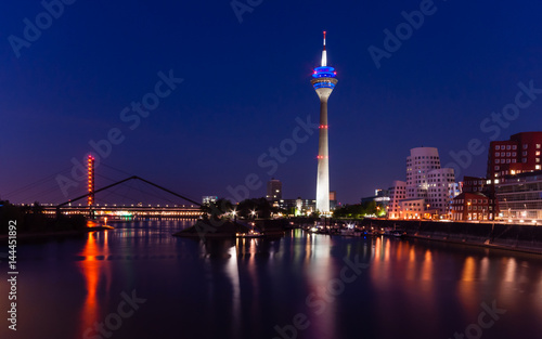 Düsseldorf-Medienhafen bei Nacht; Deutschland