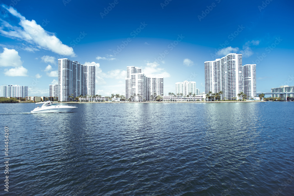 Fototapeta premium Miami Boat in the water and blue sky