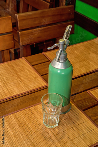 Canvastavla Green vintage soda syphon