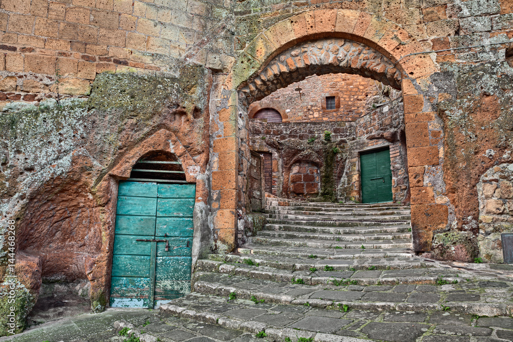 Pitigliano, Tuscany, Italy: the medieval city door 
