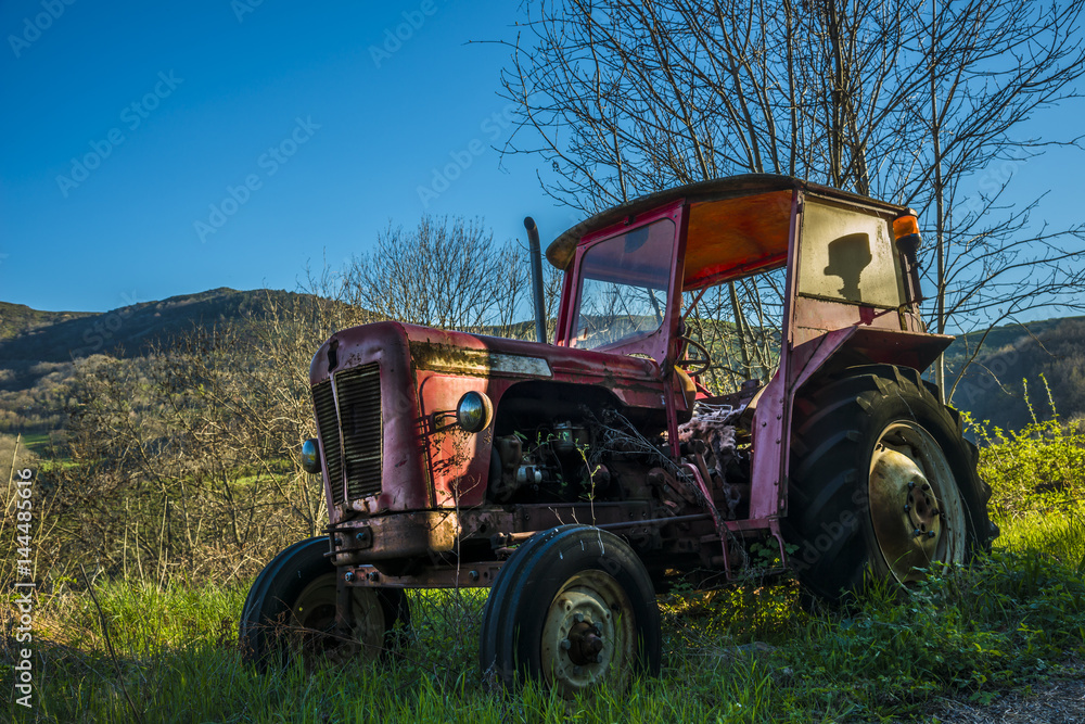 Obraz premium vieux tracteur