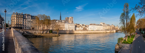 Ile de la Cité à Paris vue du pont Saint Louis