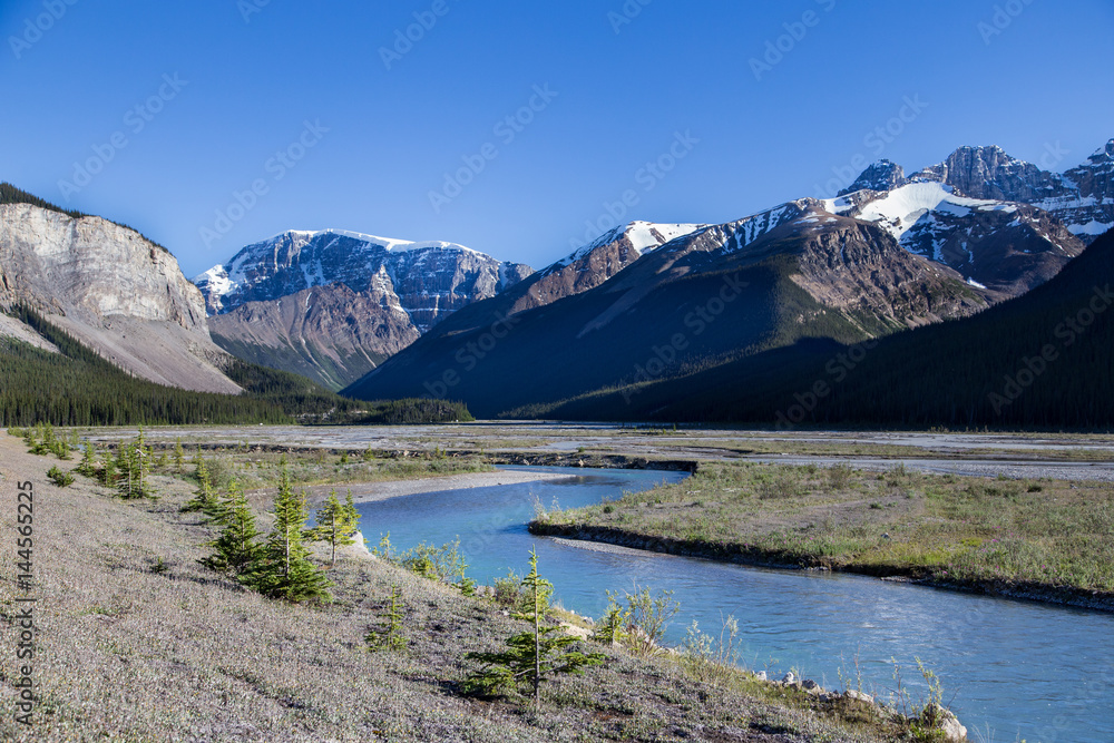Mountain and River Mountain and River
