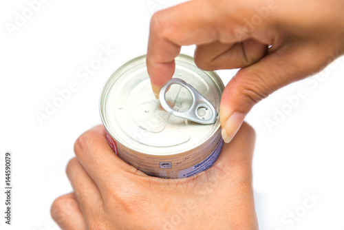 ring can on tinned food