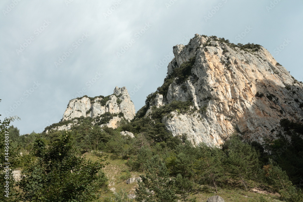 Fototapeta premium Gorges de Saint Georges dans les Pyrénées, Occitanie dans le sud de la France