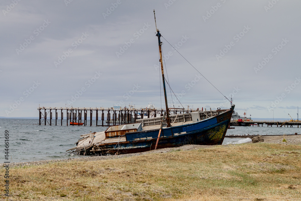 Obraz premium Old wrecked ship in Punta Arenas, Chile.